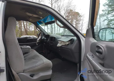 2000 Ford F-150 z USA, uszkodzony, nr VIN 1FTRX18L3YNA61333